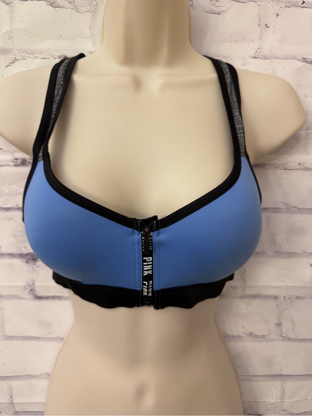 Pink Victoria’s Secret Ultimate Push Up Sports Bra Size XS Zip Front Wire Free